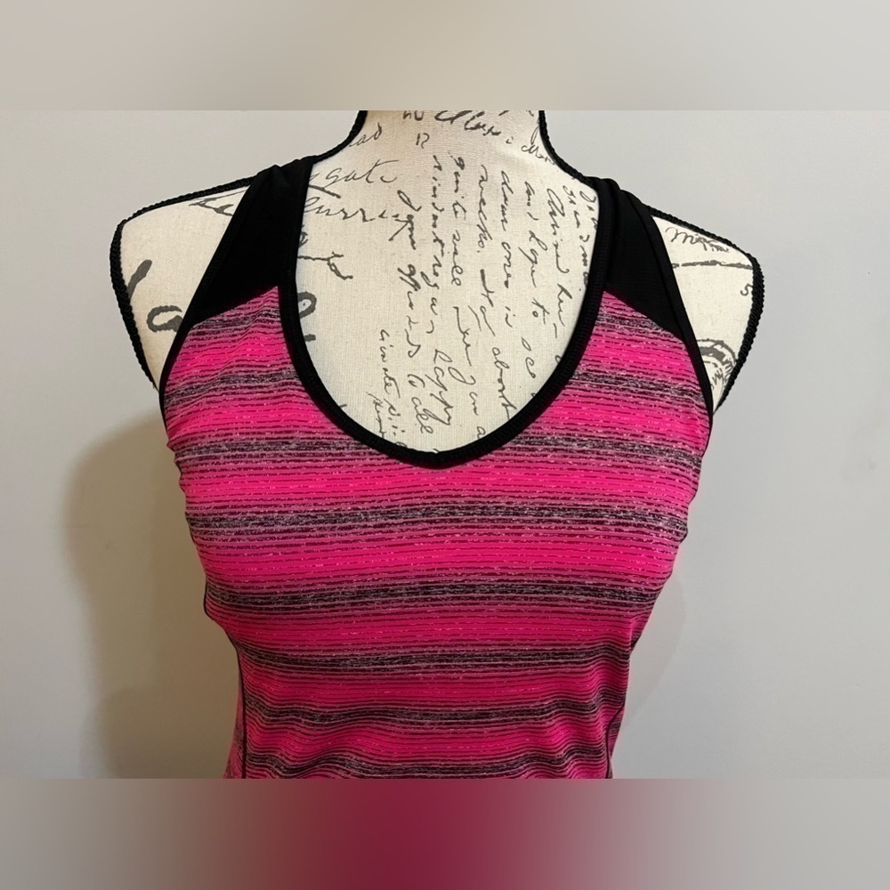 🖤 HIGH PERFORMANCE! Black & pink stretch tank with support bra - cute & comfy!